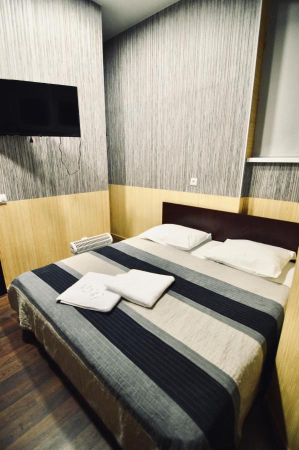 Uno Apart Hotel Kiev Dış mekan fotoğraf