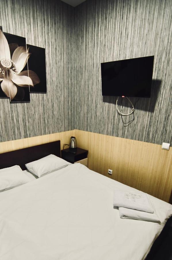 Uno Apart Hotel Kiev Dış mekan fotoğraf